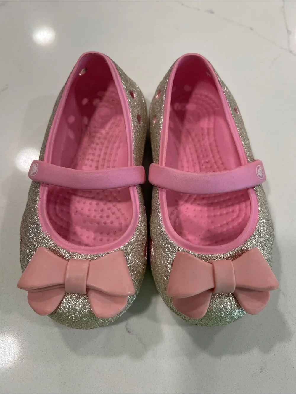 Crocs - 7, Girls Pink/Gold Glitter Mary Janes with Bow